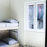 Girastrittue Ξενοδοχείο *