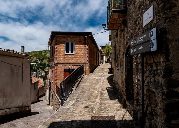 Hotel Girastrittue *