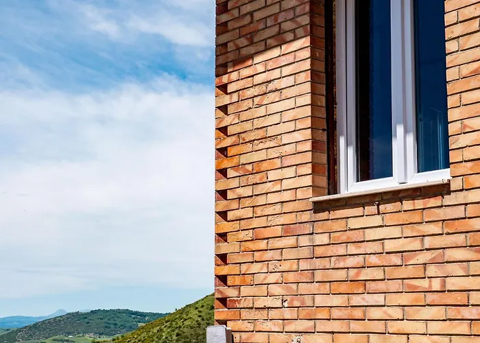 Hotel Girastrittue *